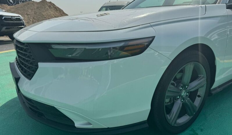 2024 Honda Accord 1.5L Turbocharged 4-Cylinder Gasoline Engine White Black Sedan