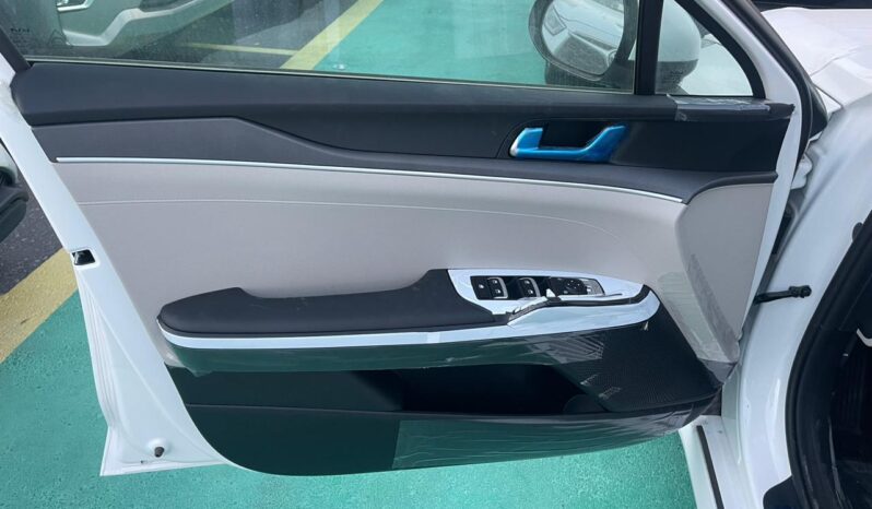 2024 Kia Optima 2.0 Litres 4 Cylinder Petrol Engines White Beige Sedan GCC FWD