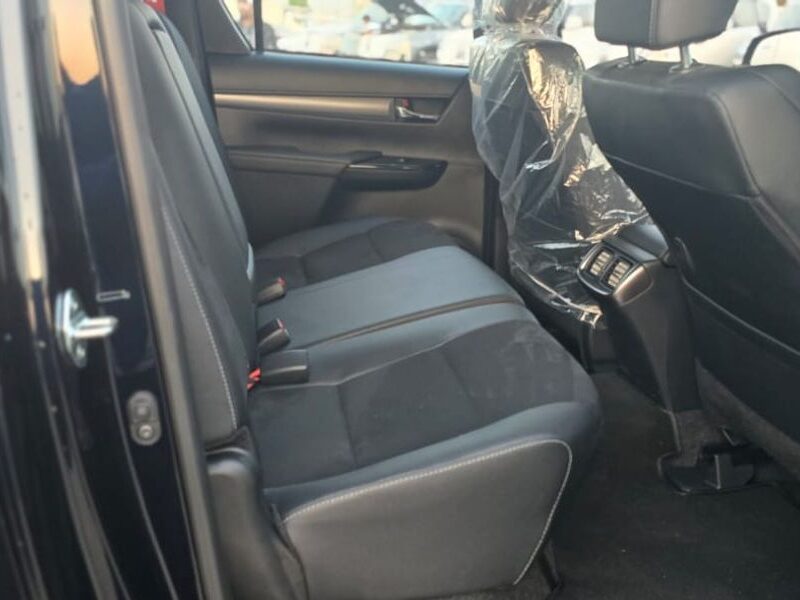 2024 TOYOTA HILUX 2.8L 4 Cylinder Engine DIESEL GR SPORT Black Pick Up Truck