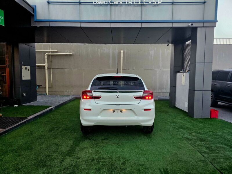 2023 Suzuki Baleno GCC 1.5 Litres V4 Petrol Engine White Black Hatchback GCC Specs