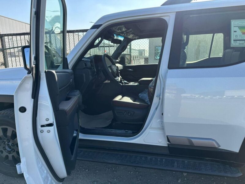 2025 Toyota Prado Adventure Dual Tone 2.4T 4 Cylinder Petrol Engine Black Brown SUV GCC