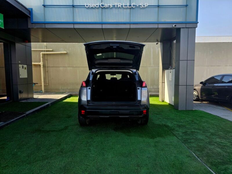 2023 Peugeot 3008 1.6 Litres V4 Petrol Engine Silver Grey SUV GCC Specs
