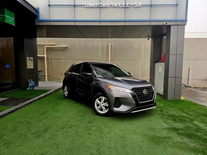 2022 Nissan Kicks SV 1.6 Litres V4 Petrol Engine Grey Black SUV American Specs