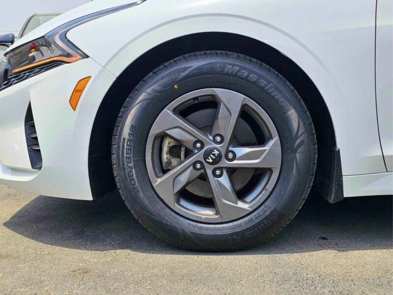 2021 KIA K5 LXS 2.4 Litres V4 Engine AT PETROL White Beige Sedan American Specs