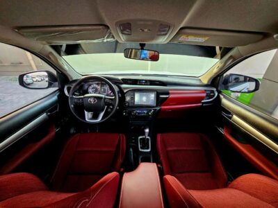 2022 Toyota Hilux SR5 4 Cylinder Petrol Engine White Red Pick Up Truck GCC Specs