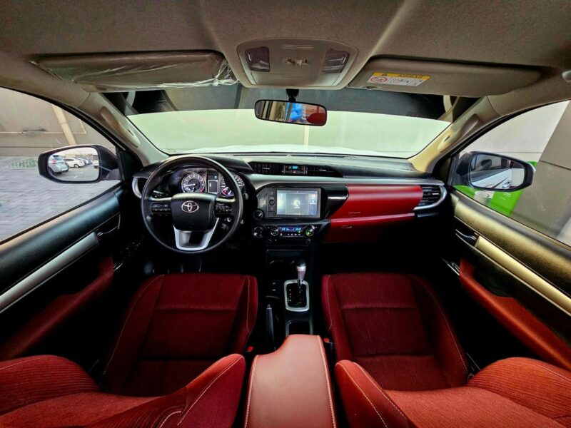 2022 Toyota Hilux SR5 4 Cylinder Petrol Engine White Red Pick Up Truck GCC Specs