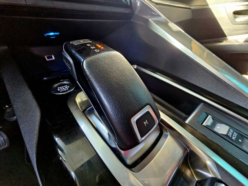 2023 Peugeot 3008 1.6 Litres V4 Petrol Engine Silver Grey SUV GCC Specs