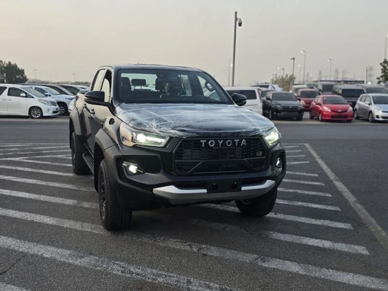 2024 TOYOTA HILUX 2.8L 4 Cylinder Engine DIESEL GR SPORT Black Pick Up Truck