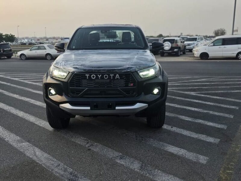 2024 TOYOTA HILUX 2.8L 4 Cylinder Engine DIESEL GR SPORT Black Pick Up Truck