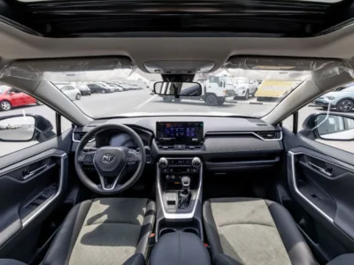 2025 Toyota RAV4 2.0L 4 Cylinders Petrol Engine 4WD White Black SUV CHINESE