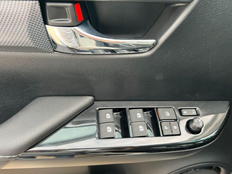 2026 Toyota Hilux GR Sport Full Option Petrol 4.0L 6 Cylinders White Black Pickup