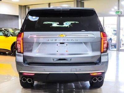 2023 Chevrolet Suburban High Country 6.2L 8 Cylinders Petrol AWD Silver Black SUV