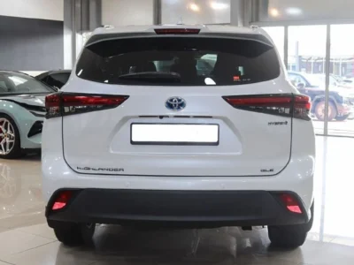 2022 Toyota Highlander GLE 2.5L 4 Cylinders Hybrid AWD White Grey SUV GCC Specs