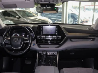 2022 Toyota Highlander GLE 2.5L 4 Cylinders Hybrid AWD White Grey SUV GCC Specs