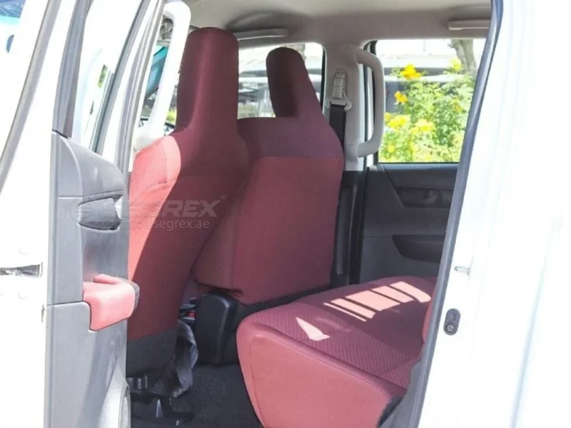 2026 Toyota Hilux DC 2.4L 4 Cylinders Diesel Engine 4WD M/T White Maroon Pick Up Truck