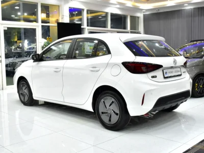 2026 MG MG3 Standard 4 Cylinder Petrol Engine White Black Hatchback GCC Specs