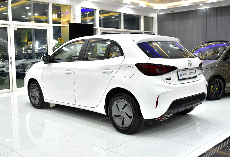 2026 MG MG3 Standard 4 Cylinder Petrol Engine White Black Hatchback GCC Specs