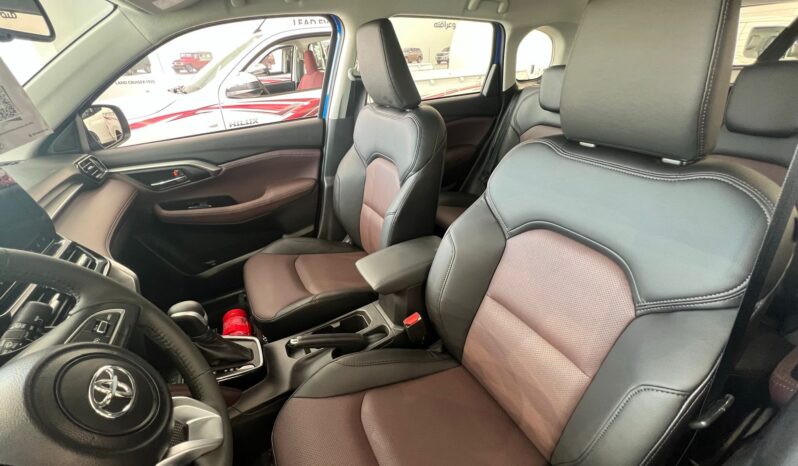 2024 Toyota Urban Cruiser 1.5-litre 4-cylinder Petrol Engine Blue Brown Compact SUV