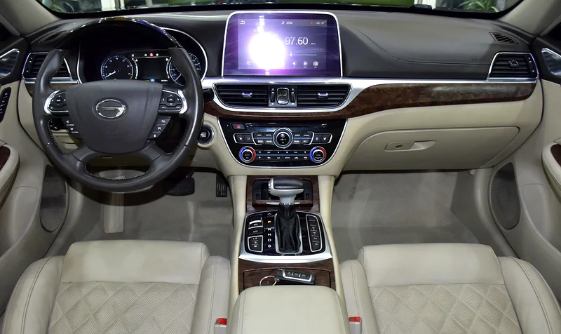 2019 GAC GA8 GL 4 Cylinder Petrol Engine Black Beige Sedan GCC Specs