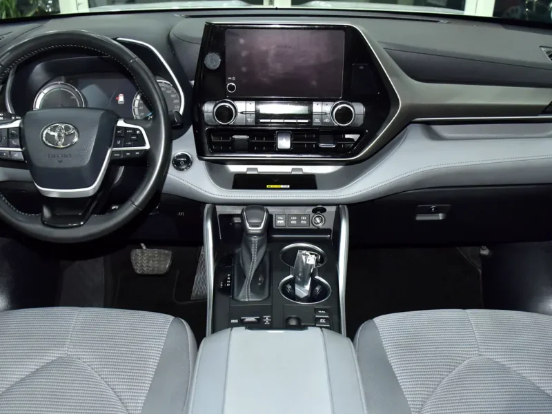2023 Toyota Highlander Other 4 Cylinder Hybrid Engine White Grey SUV GCC Specs