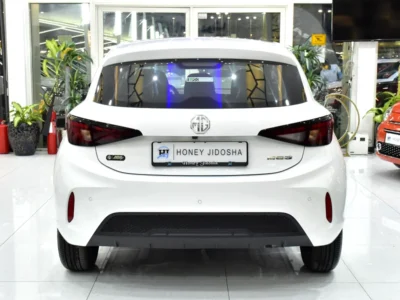 2026 MG MG3 Standard 4 Cylinder Petrol Engine White Black Hatchback GCC Specs