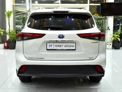 2023 Toyota Highlander Other 4 Cylinder Hybrid Engine White Grey SUV GCC Specs