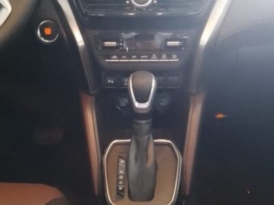 2024 Toyota Urban Cruiser 1.5-litre 4-cylinder Petrol Engine Blue Brown Compact SUV