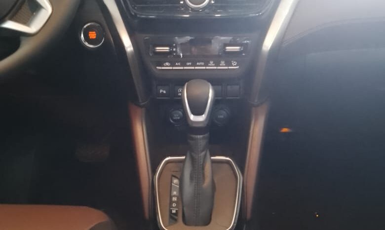 2024 Toyota Urban Cruiser 1.5-litre 4-cylinder Petrol Engine Blue Brown Compact SUV