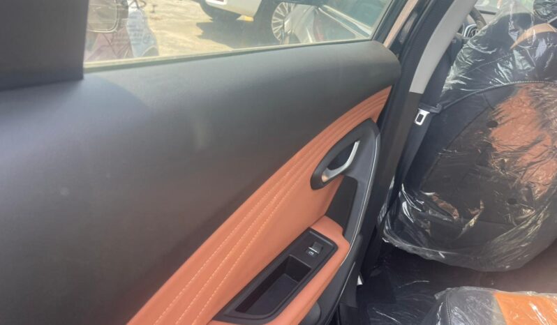 2024 Jetour X70 1.5L Turbocharged 4-cylinder Petrol Engine Grey Tan Midsize SUV