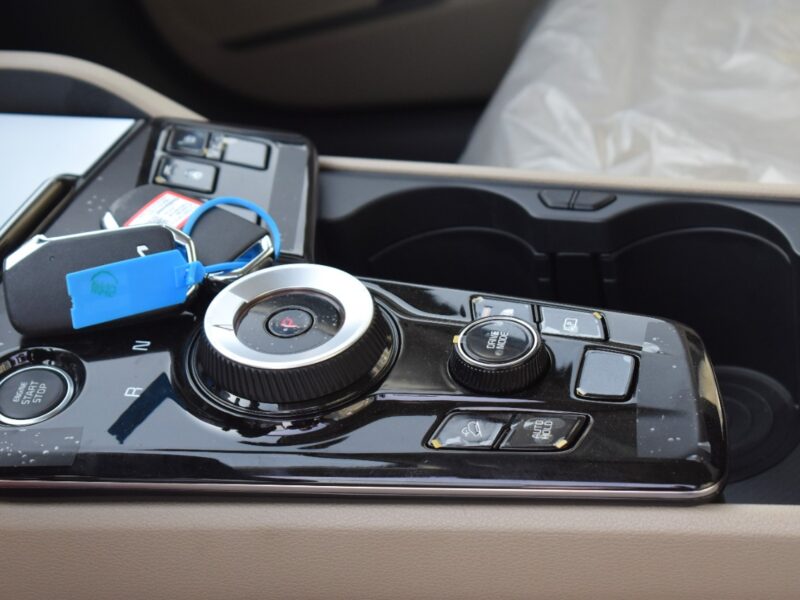 2023 Kia Sportage 1.6L Turbocharged 4 Cylinder Petrol Engine Brown Beige SUV AWD