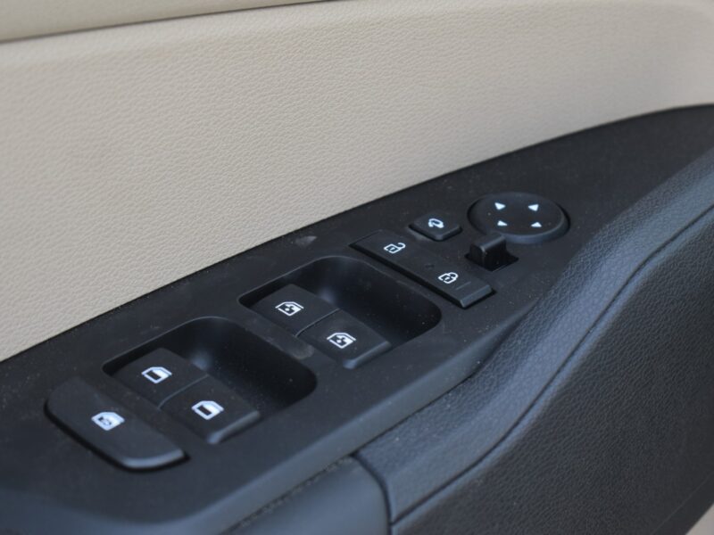 2023 Kia Sportage 1.6L Turbocharged 4 Cylinder Petrol Engine Brown Beige SUV AWD