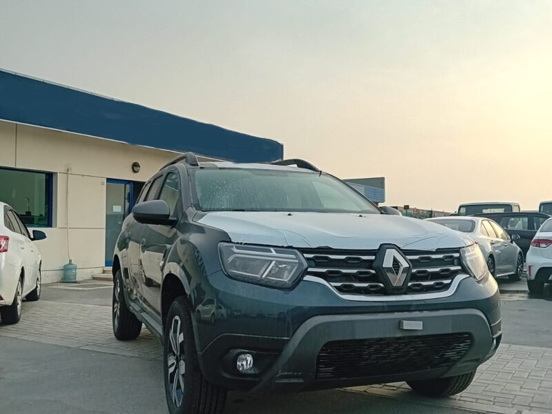 2023 Renault Duster 1.6 Litres Inline 4 Petrol Engine Black SUV FWD Automatic