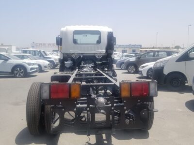 2023 Isuzu FSR Chassis 8.2L Diesel Non-Turbo Engine White Grey Truck