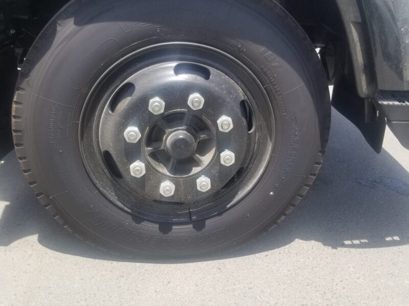 2023 Isuzu FSR Chassis 8.2L Diesel Non-Turbo Engine White Grey Truck