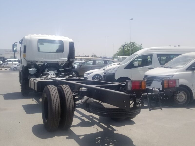 2023 Isuzu FSR Chassis 8.2L Diesel Non-Turbo Engine White Grey Truck