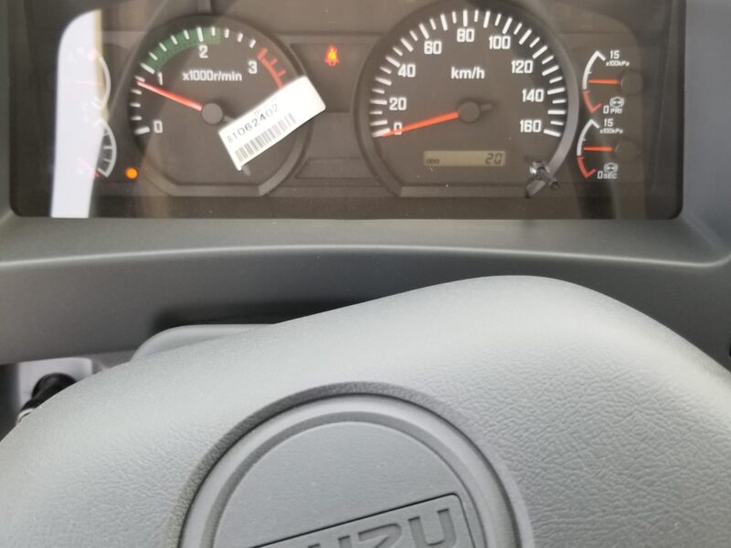 2023 Isuzu FSR Chassis 8.2L Diesel Non-Turbo Engine White Grey Truck