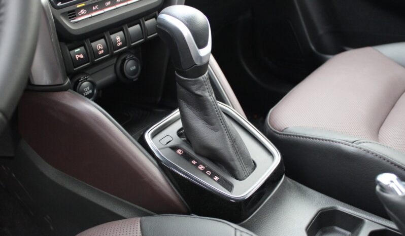 2024 Toyota Urban Cruiser 1.5-litre 4-cylinder Petrol Engine White Brown Compact SUV