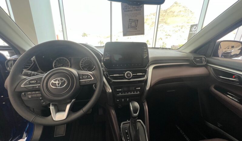 2024 Toyota Urban Cruiser 1.5-litre 4-cylinder Petrol Engine Blue Brown Compact SUV