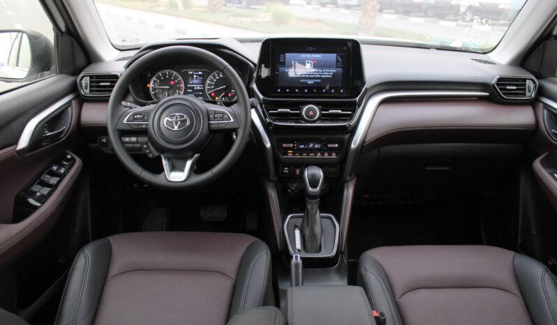 2024 Toyota Urban Cruiser 1.5-litre 4-cylinder Petrol Engine White Brown Compact SUV