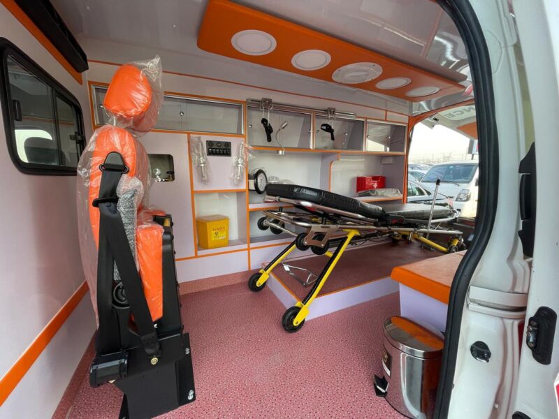 2019 Toyota Hiace Commuter 2.8L 4 Cylinder Turbo Diesel Automatic White Ambulance