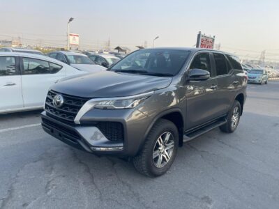 2022 Toyota Fortuner GXL 2.8-liter Four-Cylinder Turbo-Diesel Engine Grey SUV 4WD