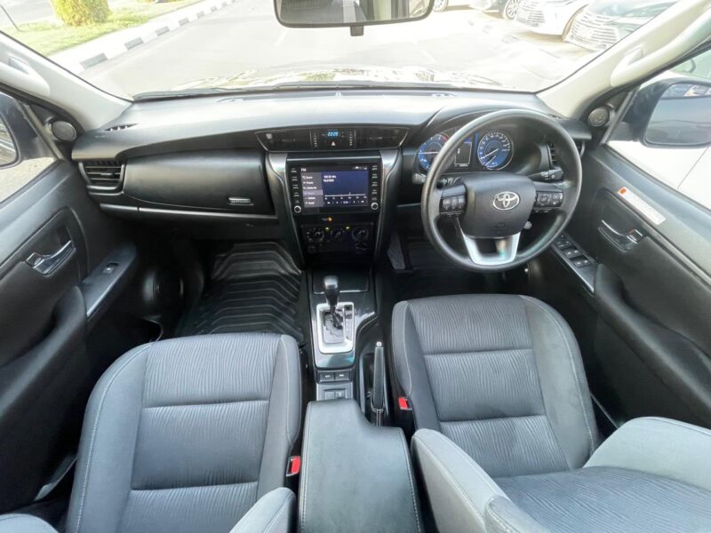 2022 Toyota Fortuner GXL 2.8-liter Four-Cylinder Turbo-Diesel Engine Grey SUV 4WD