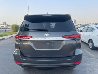 2022 Toyota Fortuner GXL 2.8-liter Four-Cylinder Turbo-Diesel Engine Grey SUV 4WD
