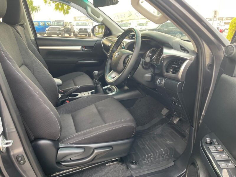 2024 Toyota Hilux GR SR5 2.8L Turbo Diesel Inline-4 Engine Grey Black Pick Up Truck