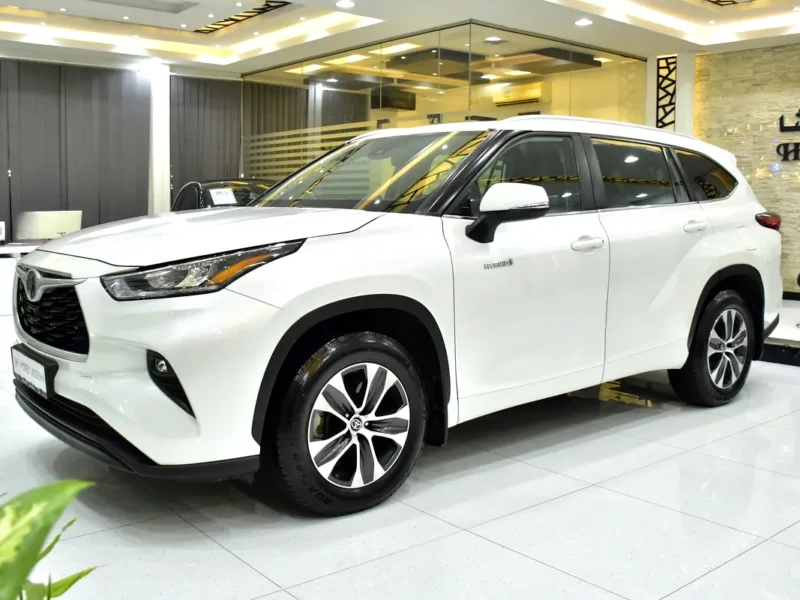 2023 Toyota Highlander Other 4 Cylinder Hybrid Engine White Grey SUV GCC Specs
