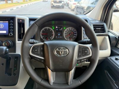 2019 Toyota Hiace Commuter 2.8L 1GD-FTV inline-4 turbo-diesel Engine White Grey Van