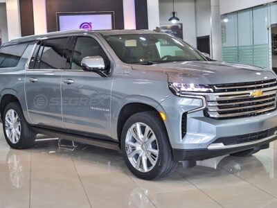 2023 Chevrolet Suburban High Country 6.2L 8 Cylinders Petrol AWD Silver Black SUV