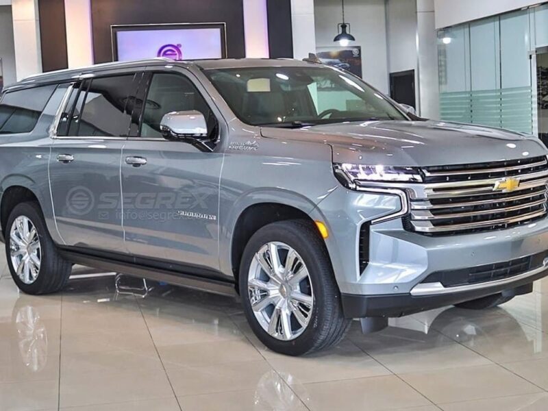 2023 Chevrolet Suburban High Country 6.2L 8 Cylinders Petrol AWD Silver Black SUV