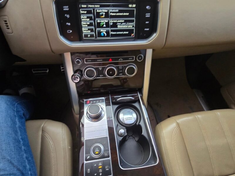 2015 Land Rover Range Rover Vogue Supercharged 5.0 Litres V8 Engine White Beige SUV