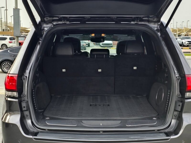 2019 Jeep Grand Cherokee SRT 6.4 Liters V8 Petrol Engine Grey Black SUV Full Specifications